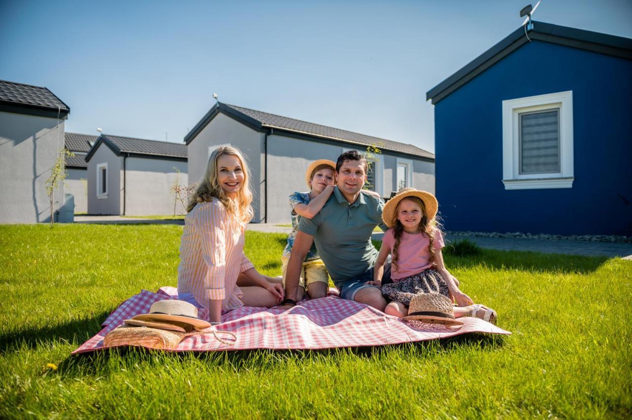 Scandi Village Zator Εξωτερικό φωτογραφία