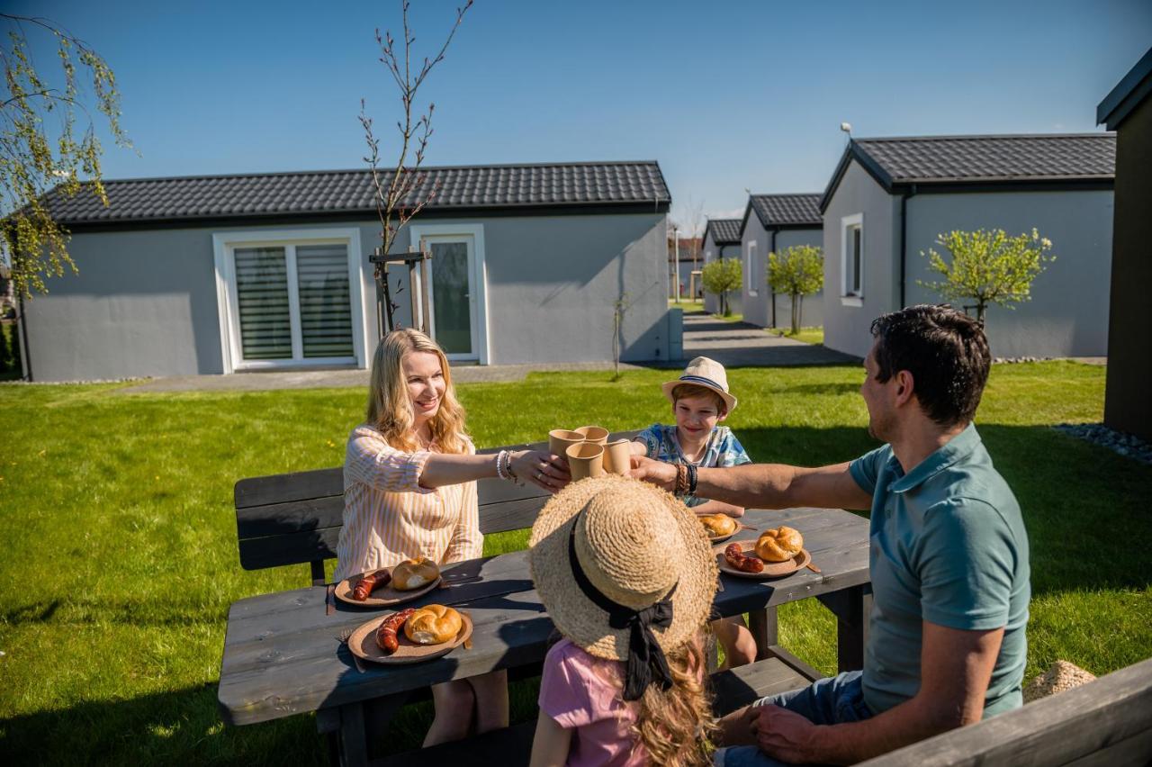 Scandi Village Zator Εξωτερικό φωτογραφία