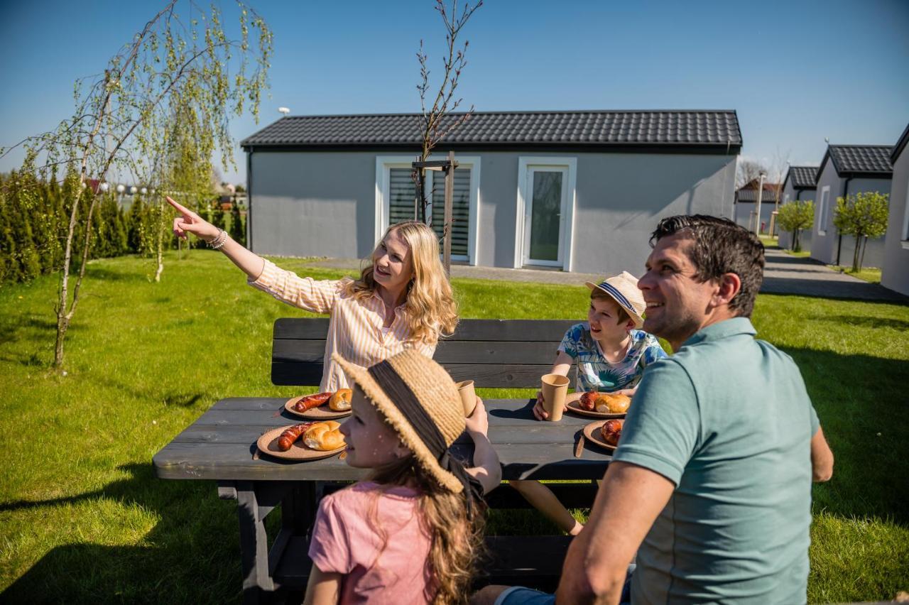 Scandi Village Zator Εξωτερικό φωτογραφία