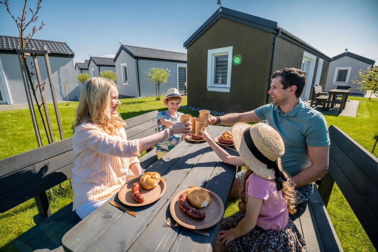 Scandi Village Zator Εξωτερικό φωτογραφία